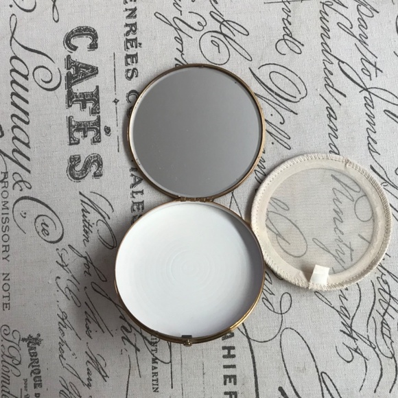 Vintage Compact Mirror - Picture 2 of 4